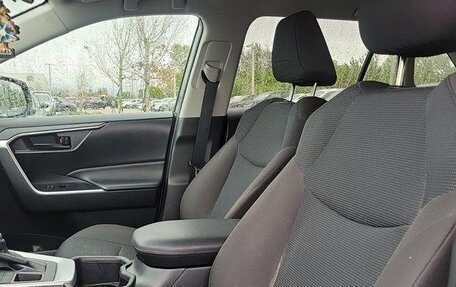 Toyota RAV4, 2023 год, 3 130 000 рублей, 15 фотография