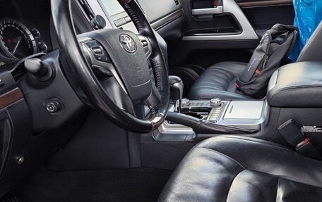 Toyota Land Cruiser 200, 2019 год, 6 200 000 рублей, 8 фотография