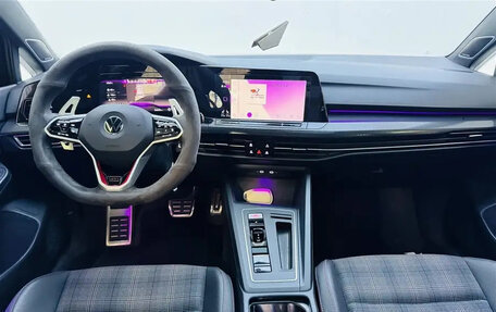 Volkswagen Golf GTI, 2022 год, 2 450 000 рублей, 13 фотография