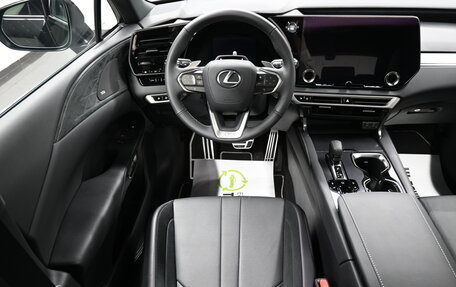 Lexus RX IV рестайлинг, 2024 год, 11 290 000 рублей, 12 фотография