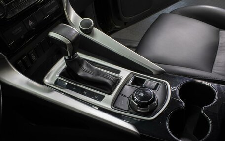 Mitsubishi Pajero Sport III рестайлинг, 2017 год, 3 622 000 рублей, 12 фотография
