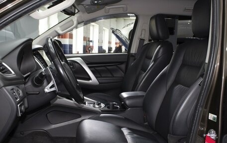 Mitsubishi Pajero Sport III рестайлинг, 2017 год, 3 622 000 рублей, 10 фотография