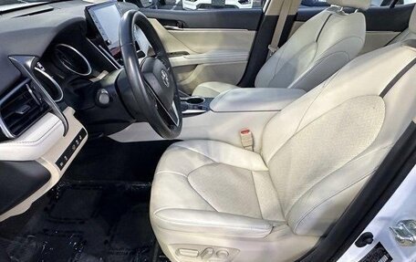 Toyota Camry, 2023 год, 2 960 000 рублей, 6 фотография