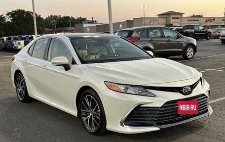 Toyota Camry, 2023 год, 2 960 000 рублей, 2 фотография