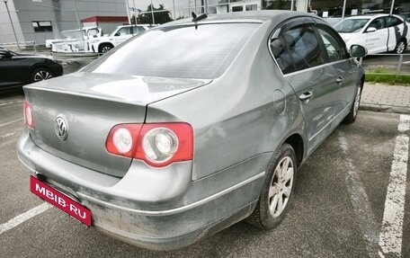 Volkswagen Passat B6, 2005 год, 549 000 рублей, 2 фотография