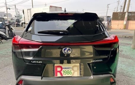 Lexus UX I, 2022 год, 3 270 000 рублей, 3 фотография