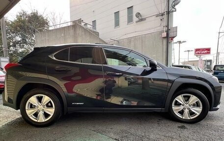 Lexus UX I, 2022 год, 3 270 000 рублей, 2 фотография