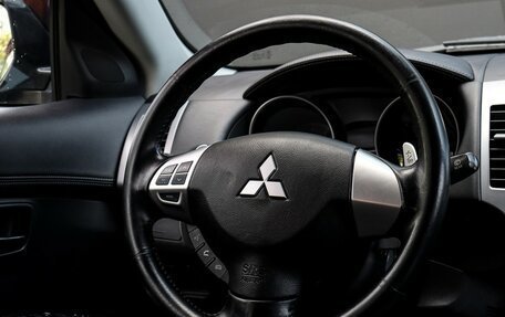 Mitsubishi Outlander III рестайлинг 3, 2010 год, 1 300 000 рублей, 13 фотография