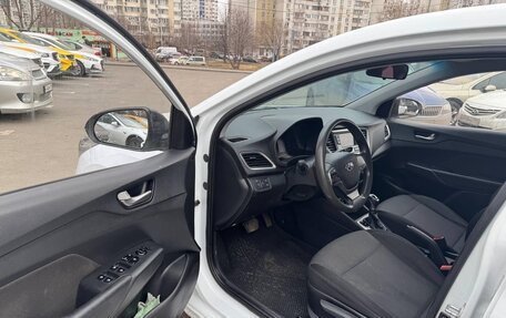 Hyundai Solaris II рестайлинг, 2018 год, 660 000 рублей, 8 фотография