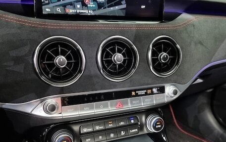 KIA Stinger I, 2022 год, 4 000 000 рублей, 14 фотография