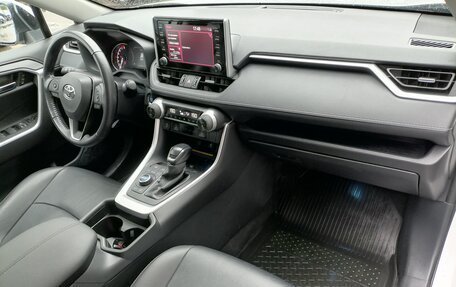 Toyota RAV4, 2021 год, 3 999 000 рублей, 10 фотография