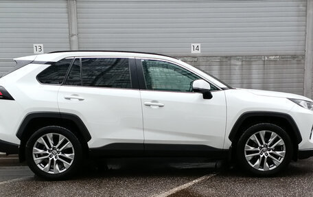 Toyota RAV4, 2021 год, 3 999 000 рублей, 4 фотография