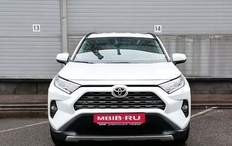 Toyota RAV4, 2021 год, 3 999 000 рублей, 2 фотография