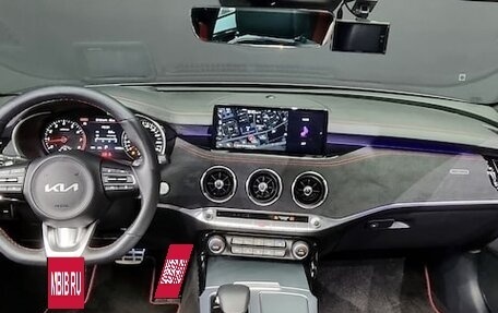 KIA Stinger I, 2022 год, 4 000 000 рублей, 6 фотография
