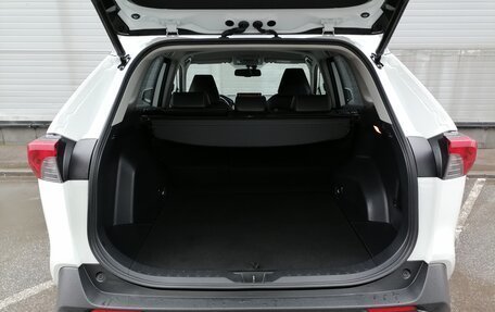 Toyota RAV4, 2021 год, 3 999 000 рублей, 18 фотография