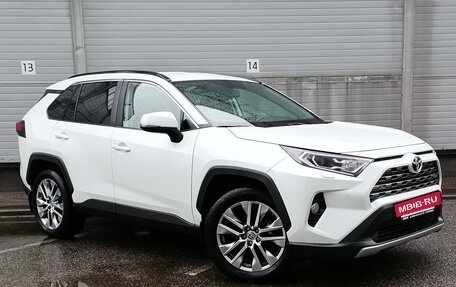 Toyota RAV4, 2021 год, 3 999 000 рублей, 3 фотография