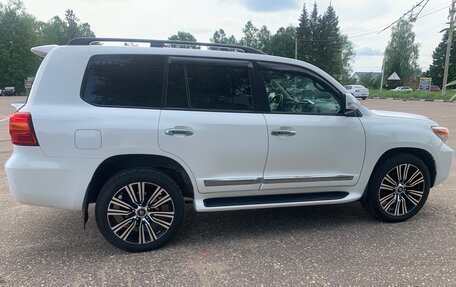 Toyota Land Cruiser 200, 2015 год, 3 950 000 рублей, 1 фотография