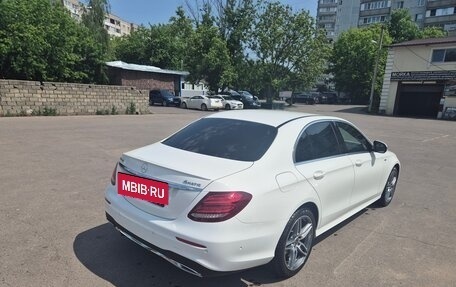 Mercedes-Benz E-Класс, 2018 год, 4 050 000 рублей, 4 фотография