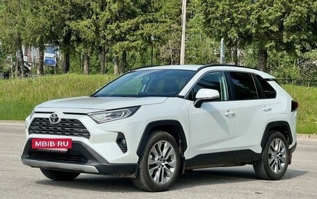 Toyota RAV4, 2020 год, 4 300 000 рублей, 2 фотография