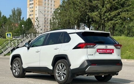 Toyota RAV4, 2020 год, 4 300 000 рублей, 7 фотография
