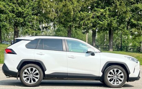 Toyota RAV4, 2020 год, 4 300 000 рублей, 9 фотография