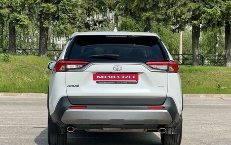 Toyota RAV4, 2020 год, 4 300 000 рублей, 14 фотография