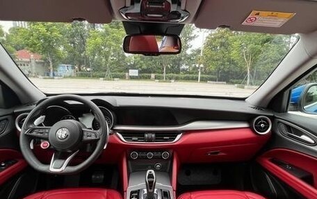 Alfa Romeo Stelvio, 2021 год, 3 370 000 рублей, 13 фотография