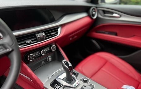 Alfa Romeo Stelvio, 2021 год, 3 370 000 рублей, 15 фотография