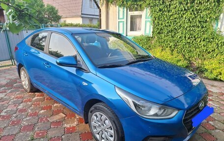Hyundai Solaris II рестайлинг, 2017 год, 1 200 000 рублей, 4 фотография