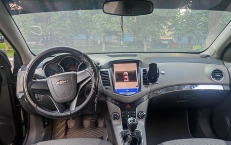Chevrolet Cruze II, 2010 год, 300 000 рублей, 3 фотография