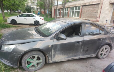 Chevrolet Cruze II, 2010 год, 300 000 рублей, 5 фотография