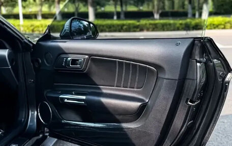 Ford Mustang VI рестайлинг, 2021 год, 3 340 000 рублей, 10 фотография