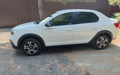 Renault Logan II, 2022 год, 1 800 000 рублей, 14 фотография