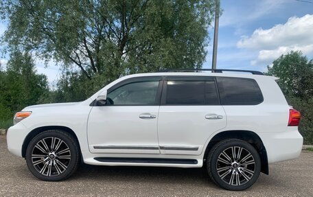 Toyota Land Cruiser 200, 2015 год, 3 950 000 рублей, 3 фотография