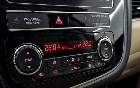 Mitsubishi Outlander III рестайлинг 3, 2019 год, 2 499 000 рублей, 13 фотография