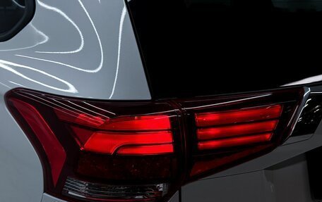 Mitsubishi Outlander III рестайлинг 3, 2019 год, 2 499 000 рублей, 32 фотография