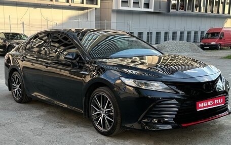 Toyota Camry, 2021 год, 3 350 000 рублей, 1 фотография