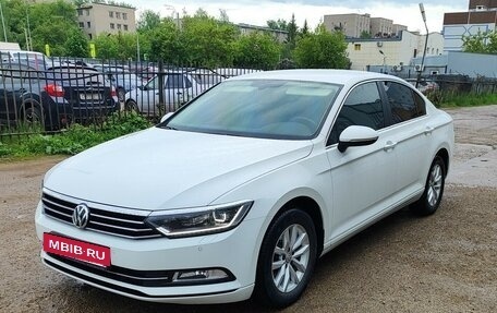 Volkswagen Passat B8 рестайлинг, 2019 год, 2 600 000 рублей, 2 фотография