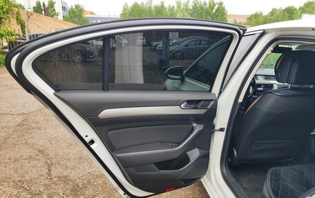 Volkswagen Passat B8 рестайлинг, 2019 год, 2 600 000 рублей, 10 фотография