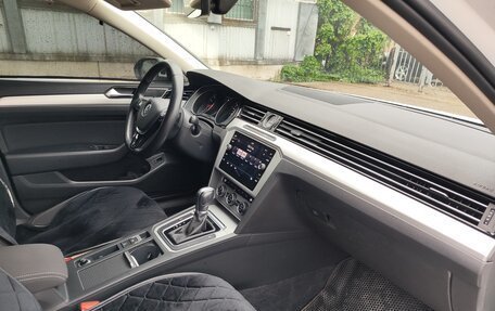 Volkswagen Passat B8 рестайлинг, 2019 год, 2 600 000 рублей, 15 фотография