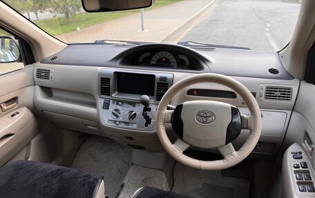 Toyota Raum II, 2004 год, 590 000 рублей, 20 фотография