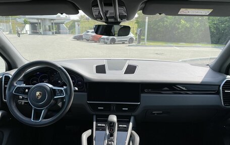 Porsche Cayenne III, 2021 год, 8 990 000 рублей, 2 фотография