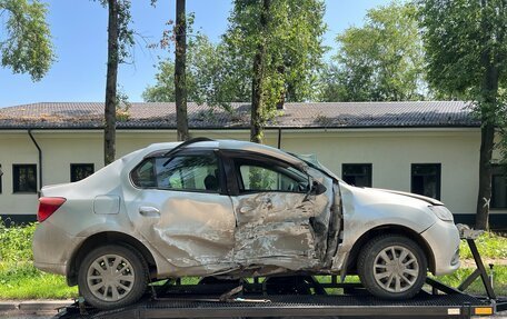 Renault Logan II, 2015 год, 300 000 рублей, 2 фотография