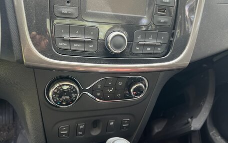 Renault Logan II, 2015 год, 300 000 рублей, 6 фотография