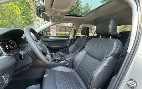 Skoda Superb III рестайлинг, 2021 год, 2 200 000 рублей, 6 фотография
