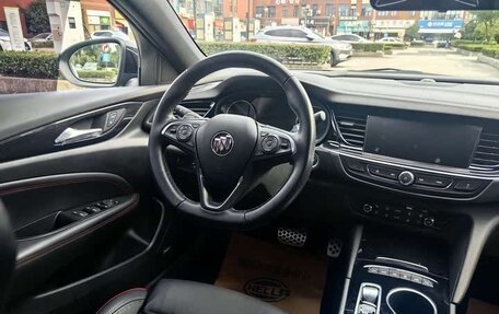 Buick Regal VI, 2022 год, 1 600 000 рублей, 10 фотография