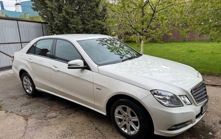 Mercedes-Benz E-Класс, 2011 год, 1 830 000 рублей, 2 фотография