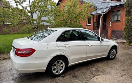 Mercedes-Benz E-Класс, 2011 год, 1 830 000 рублей, 3 фотография