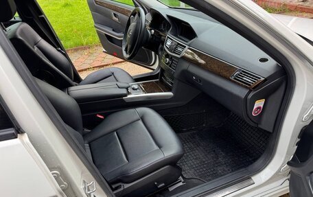 Mercedes-Benz E-Класс, 2011 год, 1 830 000 рублей, 10 фотография