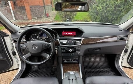 Mercedes-Benz E-Класс, 2011 год, 1 830 000 рублей, 15 фотография